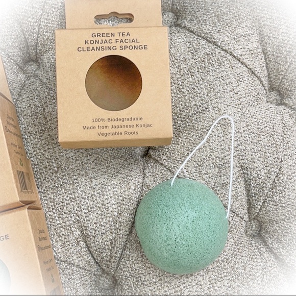 🌳Green Tea Konjac Facial Cleansing Sponge🌳 - Picture 3 of 5
